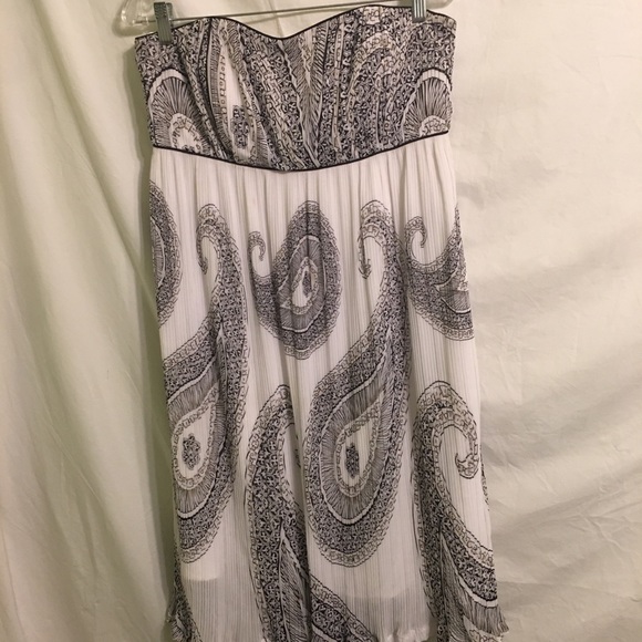 Dress - Picture 2 of 5